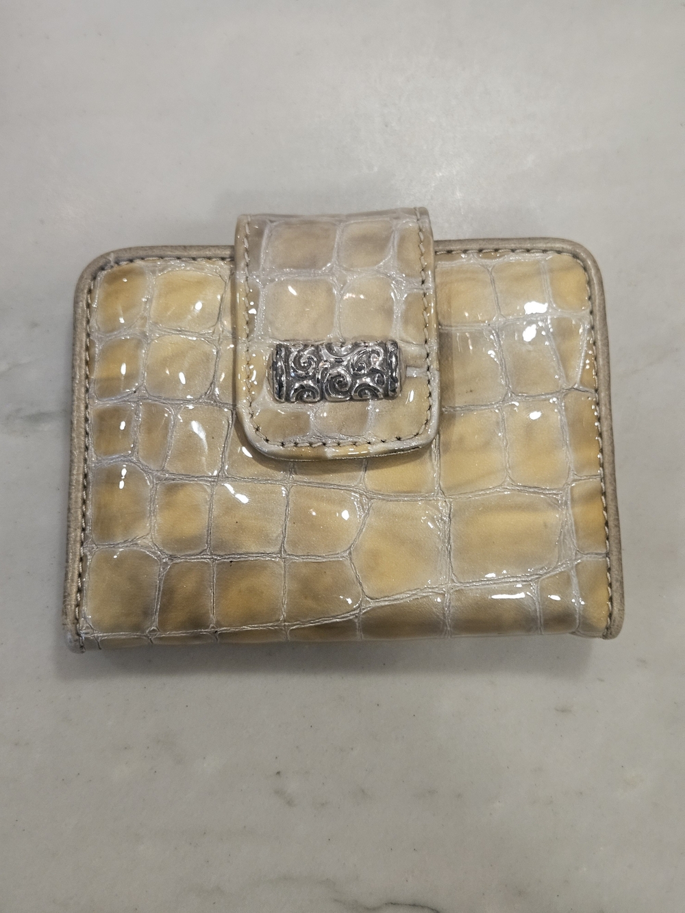 Brighton Glossy Croc Leather Bifold Card Organizer Wallet Yellow Cream Vintage